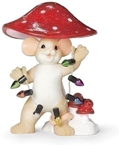 Mouse Under Mushroom Cap